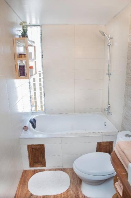 Departamento Jacuzzi Miraflores リマ エクステリア 写真