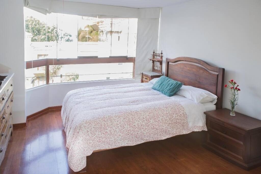 Departamento Jacuzzi Miraflores リマ エクステリア 写真