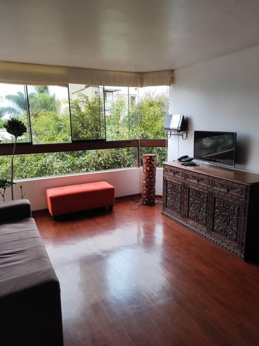 Departamento Jacuzzi Miraflores リマ エクステリア 写真