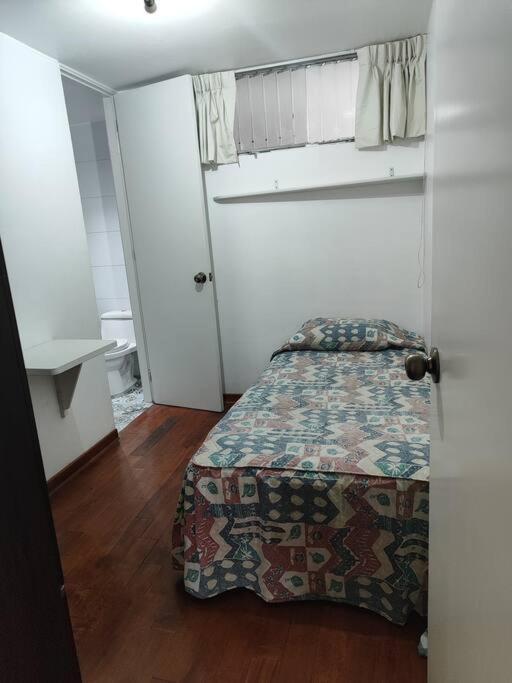 Departamento Jacuzzi Miraflores リマ エクステリア 写真